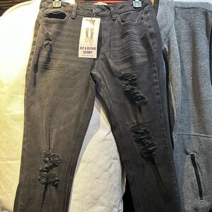 Vanilla Women’s Ripped Black Skinny Jeans Size 7 BRAND NEW